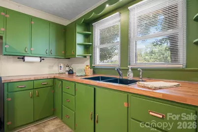 111 Cross Memorial Avenue, Morganton, NC 28655 - Photo 6