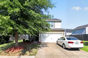 7803 Paper Birch Dr, Charlotte, NC 28215 - Photo 2