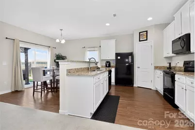 7803 Paper Birch Drive, Charlotte, NC 28215 - Photo 6