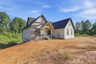 5762 Jeremiah Ct, Hickory, NC 28601 - Photo 4