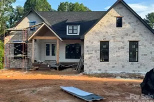5762 Jeremiah Ct, Hickory, NC 28601 - Photo 1