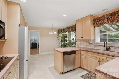 6419 Pencade Lane, Charlotte, NC 28215 - Photo 8