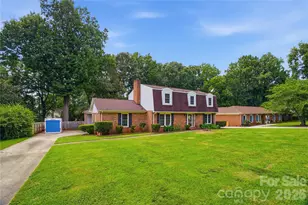 6419 Pencade Ln, Charlotte, NC 28215 - Photo 2