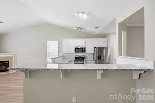4427 Glenlea Commons Dr, Charlotte, NC 28216 - Photo 12