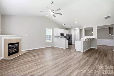 4427 Glenlea Commons Drive, Charlotte, NC 28216 - Photo 10