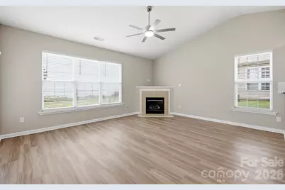4427 Glenlea Commons Drive, Charlotte, NC 28216 - Photo 8