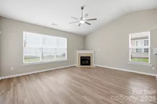 4427 Glenlea Commons Dr, Charlotte, NC 28216 - Photo 8