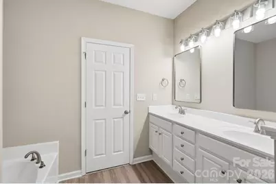 4427 Glenlea Commons Drive, Charlotte, NC 28216 - Photo 30