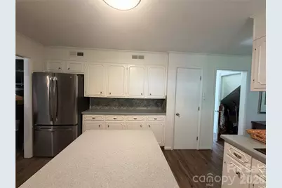 3755 21st Street NE, Hickory, NC 28601 - Photo 8