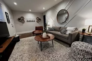 523 Kenlough Dr, Charlotte, NC 28209 - Photo 2