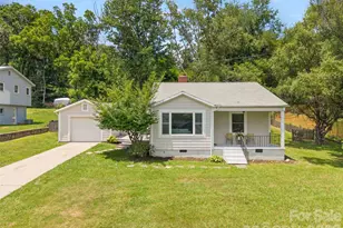 25 Nesbitt St, Waynesville, NC 28786 - Photo 4
