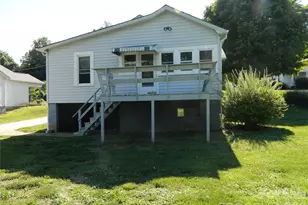 129 Edgebrook Pl NW, Lenoir, NC 28645 - Photo 2