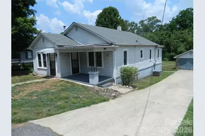129 Edgebrook Place NW, Lenoir, NC 28645 - Photo 1