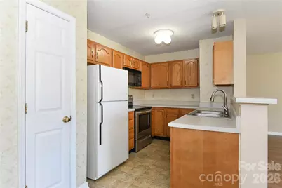 5008 Lawndale Drive, Greensboro, NC 27455 - Photo 10