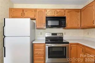 5008 Lawndale Dr, Greensboro, NC 27455 - Photo 12