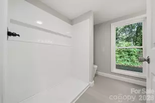 218 33rd St SW, Hickory, NC 28602 - Photo 10