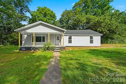 218 33rd Street SW, Hickory, NC 28602 - Photo 2