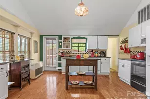 30 Clover Ln, Burnsville, NC 28714 - Photo 8