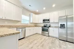2482 Chatham Dr, Fort Mill, SC 29707 - Photo 2