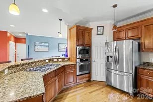 10130 Fairlea Dr, Charlotte, NC 28269 - Photo 16