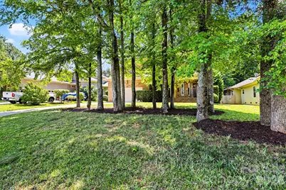 10130 Fairlea Drive, Charlotte, NC 28269 - Photo 4