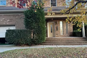 10130 Fairlea Dr, Charlotte, NC 28269 - Photo 2
