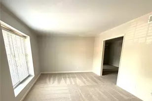 6648 Bunker Hill Cir, Charlotte, NC 28210 - Photo 2