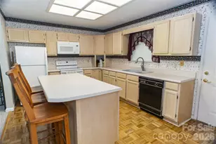 101 Friar Tuck Ln, Maggie Valley, NC 28751 - Photo 6