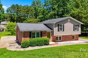 1401 Southwest Blvd, Newton, NC 28658 - Photo 2