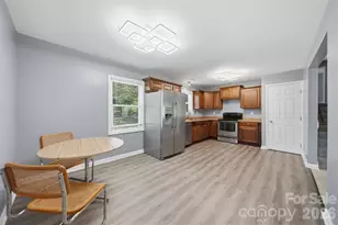 1401 Southwest Blvd, Newton, NC 28658 - Photo 8