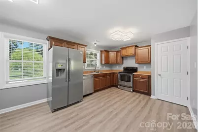 1401 Southwest Boulevard, Newton, NC 28658 - Photo 12