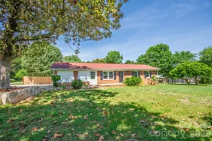 125 Linda Dr, Harmony, NC 28634 - Photo 2
