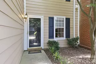 9319 S Vicksburg Park Ct, Charlotte, NC 28210 - Photo 4