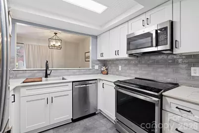9319 S Vicksburg Park Court, Charlotte, NC 28210 - Photo 6