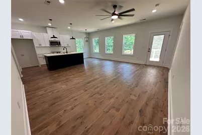 906 Maywood Street, Kannapolis, NC 28081 - Photo 2