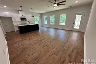 907 Orangewood St, Kannapolis, NC 28081 - Photo 2