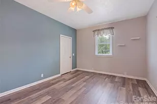 111 Keith St, Clyde, NC 28721 - Photo 16