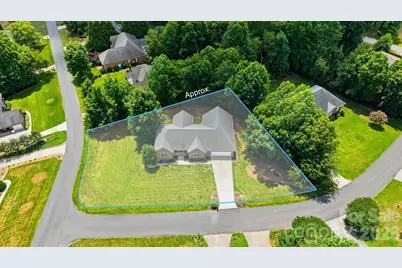 4305 Cottingham Drive, Hickory, NC 28602 - Photo 2