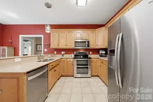 4305 Cottingham Dr, Hickory, NC 28602 - Photo 16