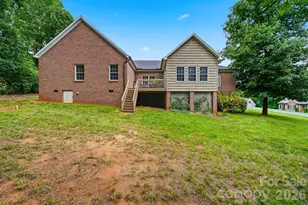 4305 Cottingham Dr, Hickory, NC 28602 - Photo 40