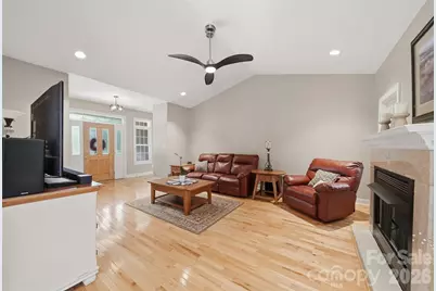 4305 Cottingham Drive, Hickory, NC 28602 - Photo 6