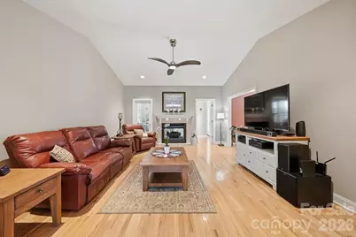 4305 Cottingham Drive, Hickory, NC 28602 - Photo 4