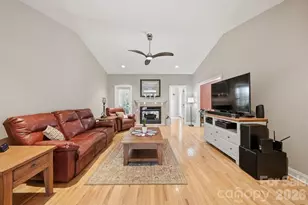4305 Cottingham Dr, Hickory, NC 28602 - Photo 4