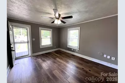 409 S Maple Street, Dallas, NC 28034 - Photo 4