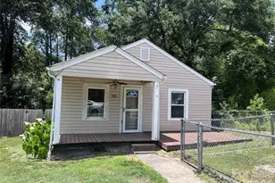 409 S Maple St, Dallas, NC 28034 - Photo 1