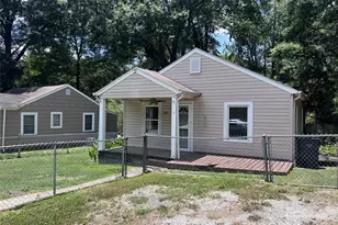 409 S Maple St, Dallas, NC 28034 - Photo 2