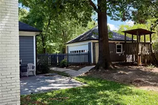 4015 Thistledown Ct, Charlotte, NC 28269 - Photo 8