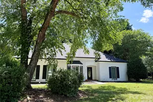 4015 Thistledown Ct, Charlotte, NC 28269 - Photo 1