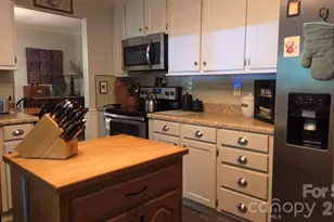809 Alexander St, Lincolnton, NC 28092 - Photo 12
