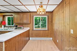 552 N Fork Rd, Burnsville, NC 28714 - Photo 16